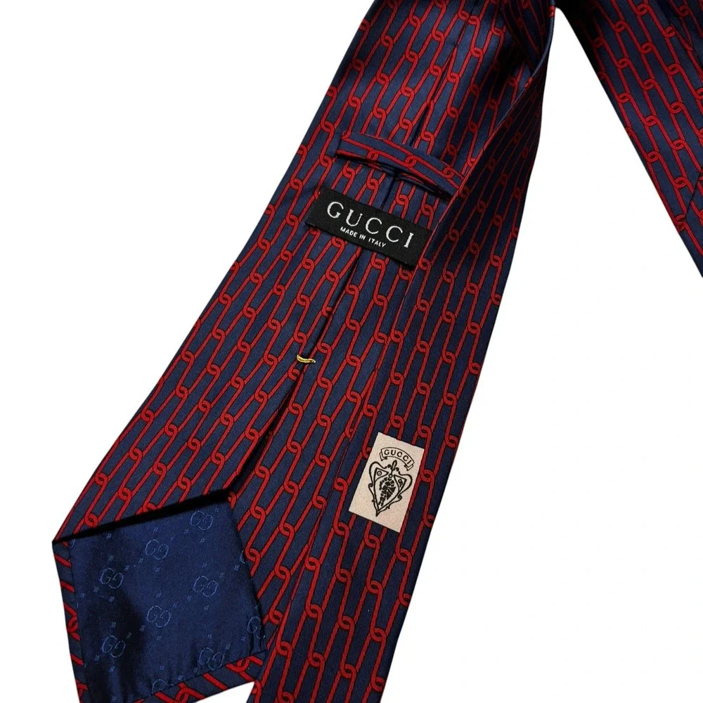 Gucci Neck Tie Navy Red Chain Link Pattern 100% Silk Made in Italy 3.5x57”
